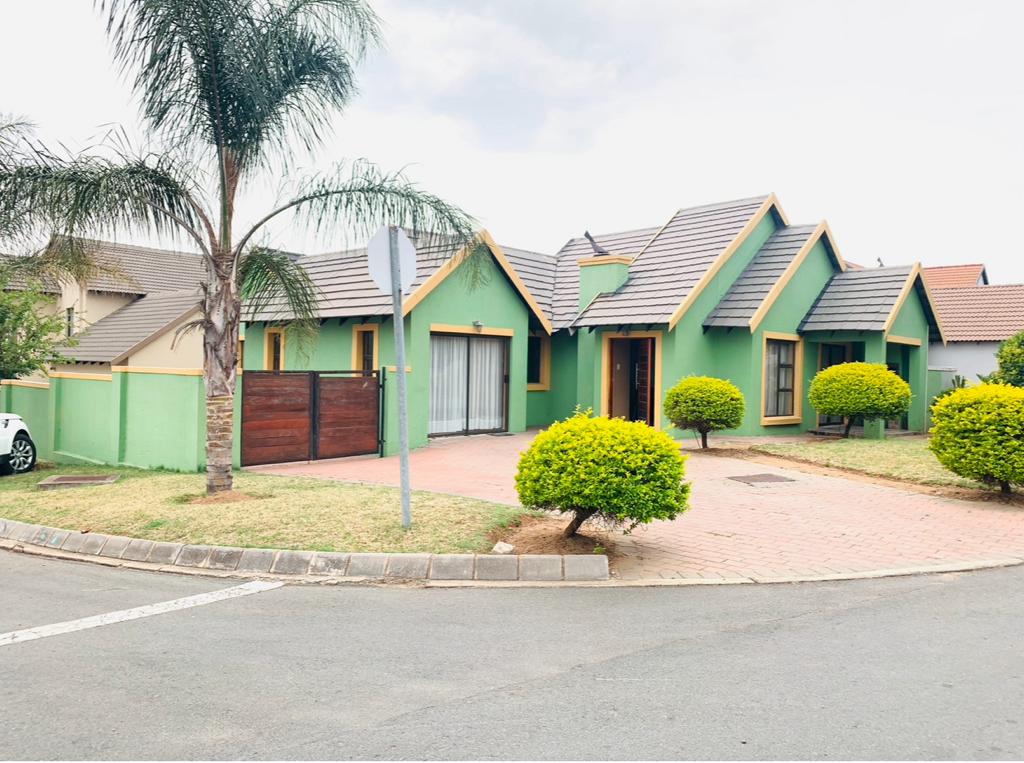 3 Bedroom House for sale in Brooklands Lifestyle Estate P24113525251