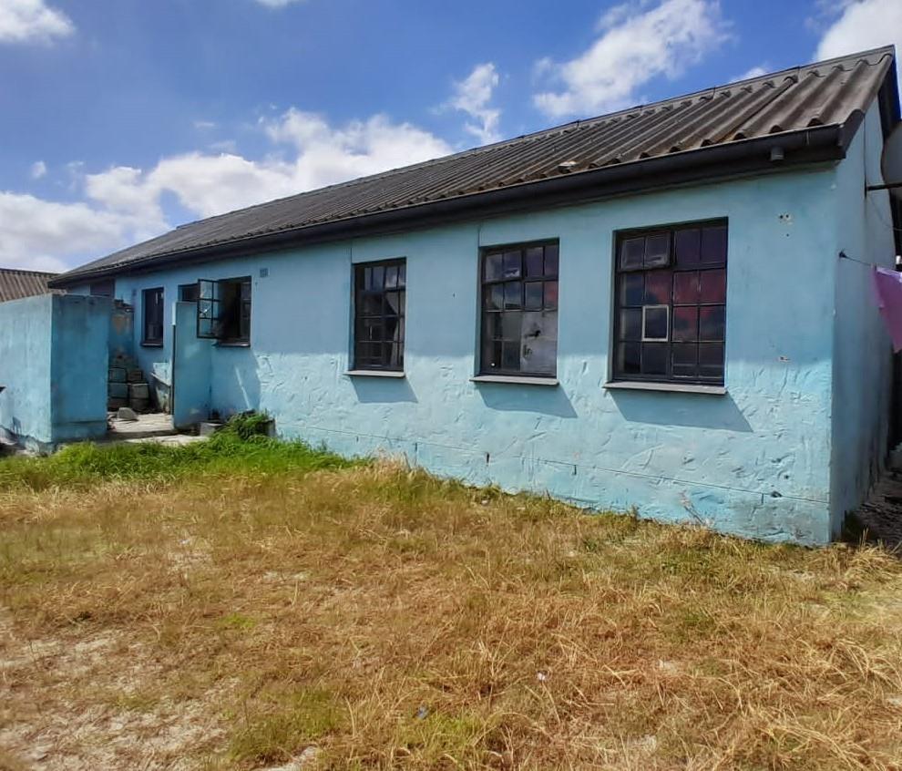 2 Bedroom House for sale in Eastridge Contact Agent For Street