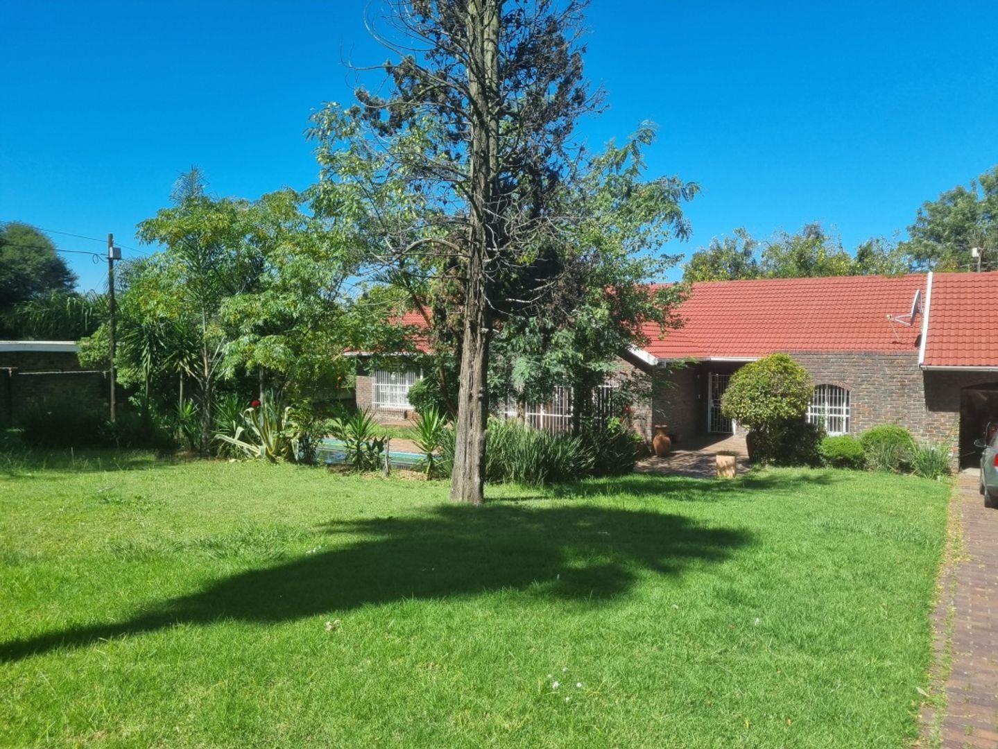 4 Bedroom House for sale in Kelvin P24113527078