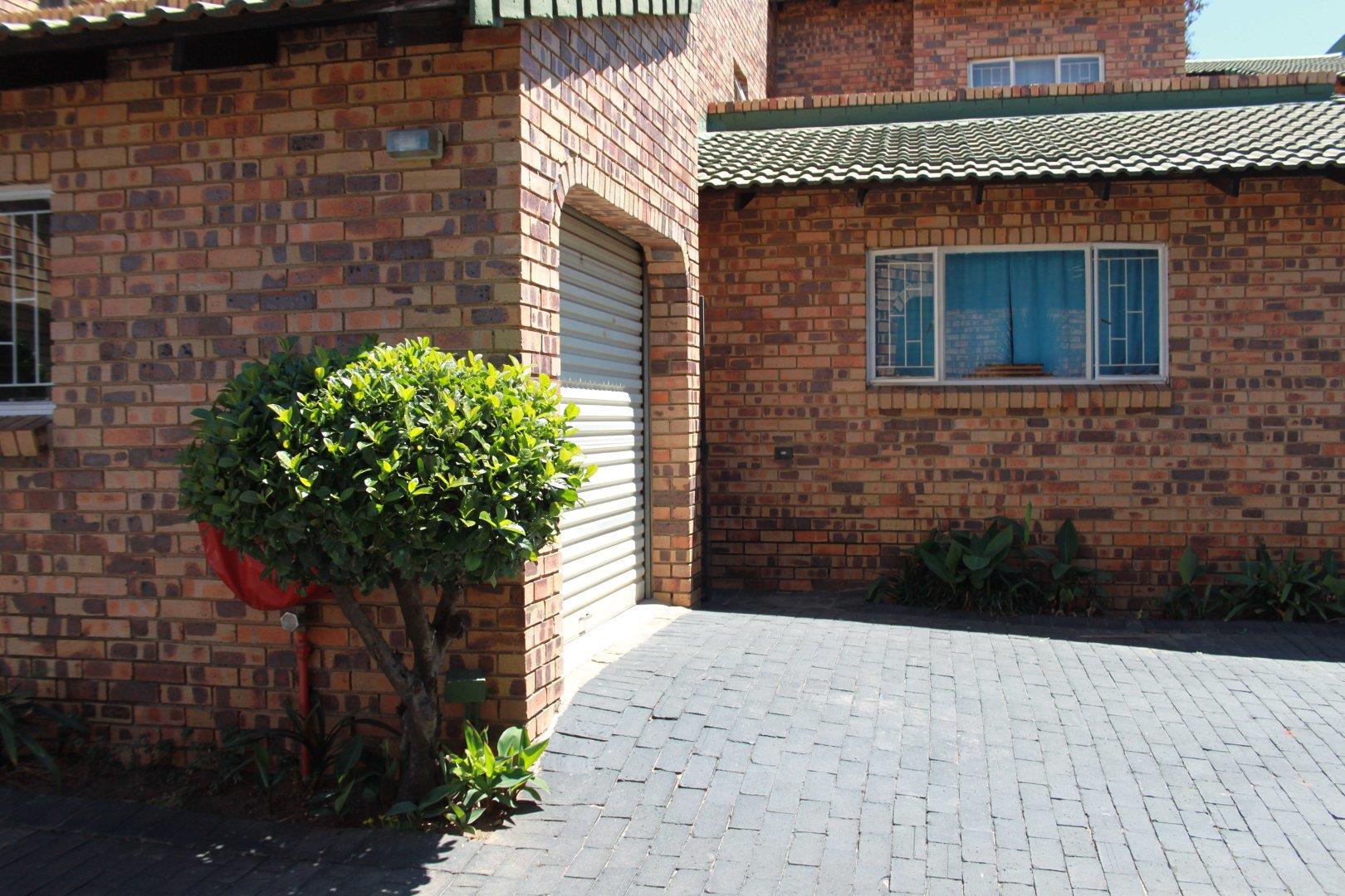 Horison Property Townhouses for sale in Horison