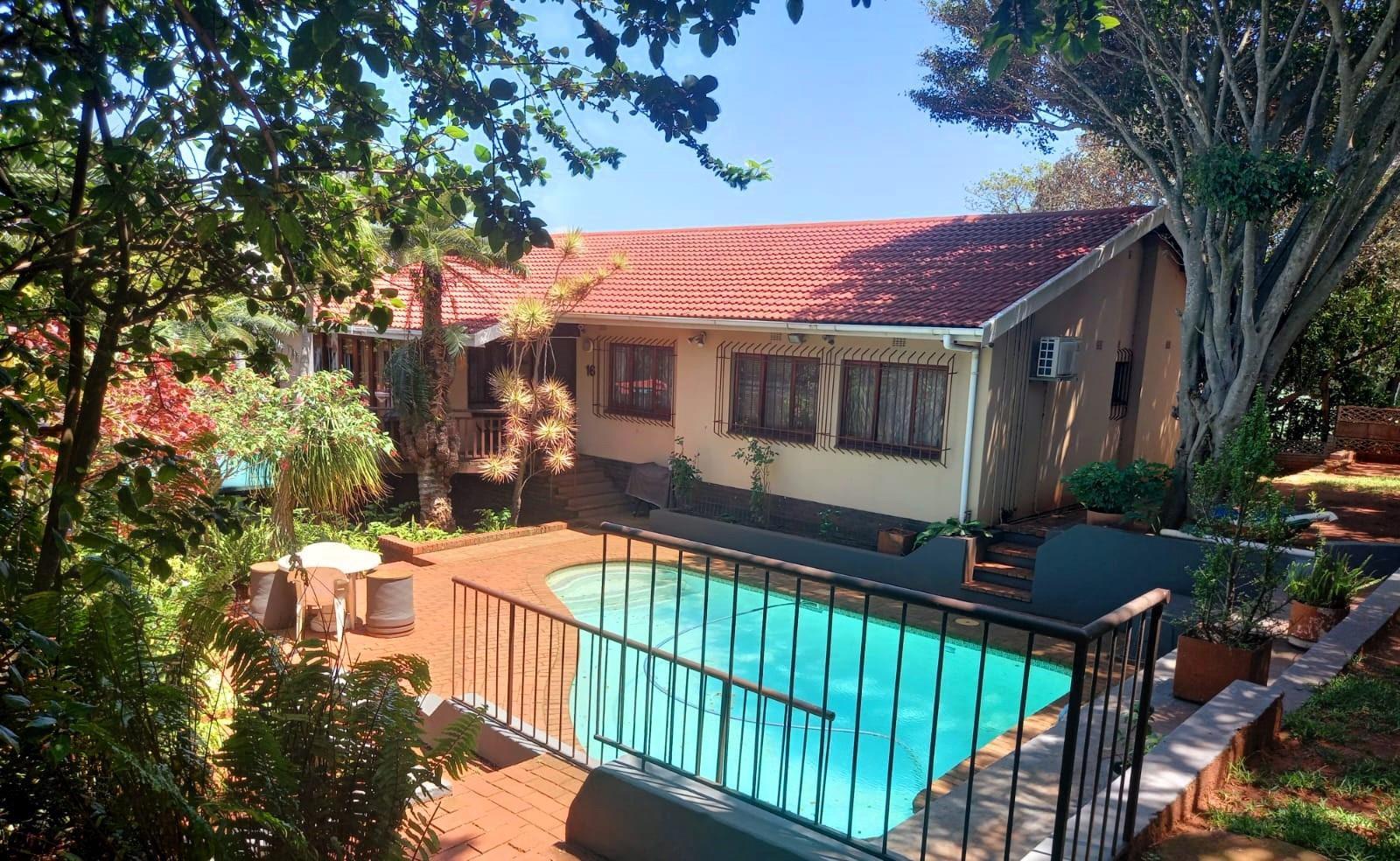 3 Bedroom House for sale in Illovo Beach 16 Park Road P24113500699