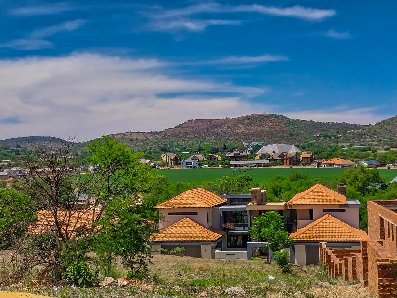 5 Bedroom House for sale in Birdwood Estate 135 Sweet Thorn P24