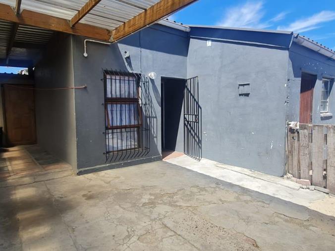 3 Bedroom House for Sale in Beacon Valley