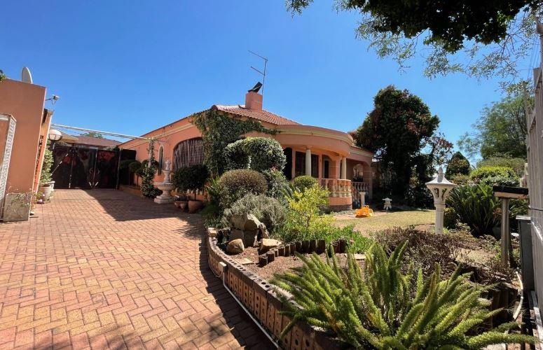 4 Bedroom House for sale in Sunnyridge P24113529604