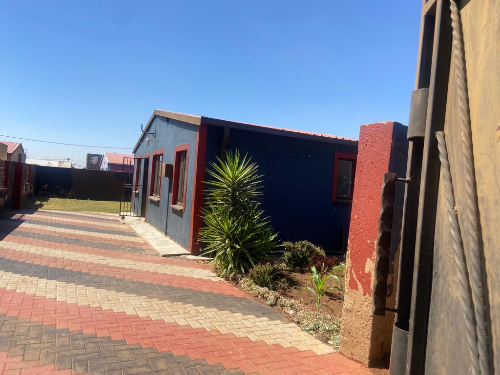 3 Bedroom House for sale in Protea Glen 28166 Parcy Street P24113531963