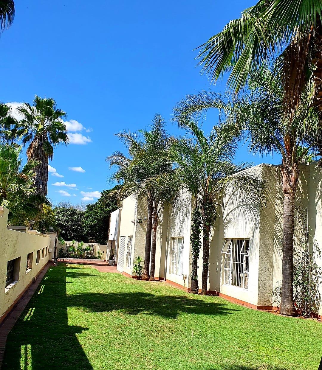 4 Bedroom House for sale in Vanderbijlpark SE 3 P24113532001