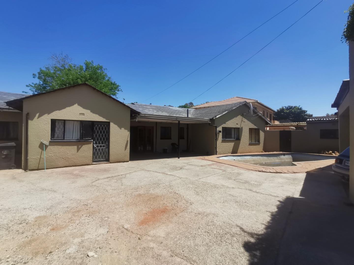 3 Bedroom House for sale in Kibler Park P24113533771