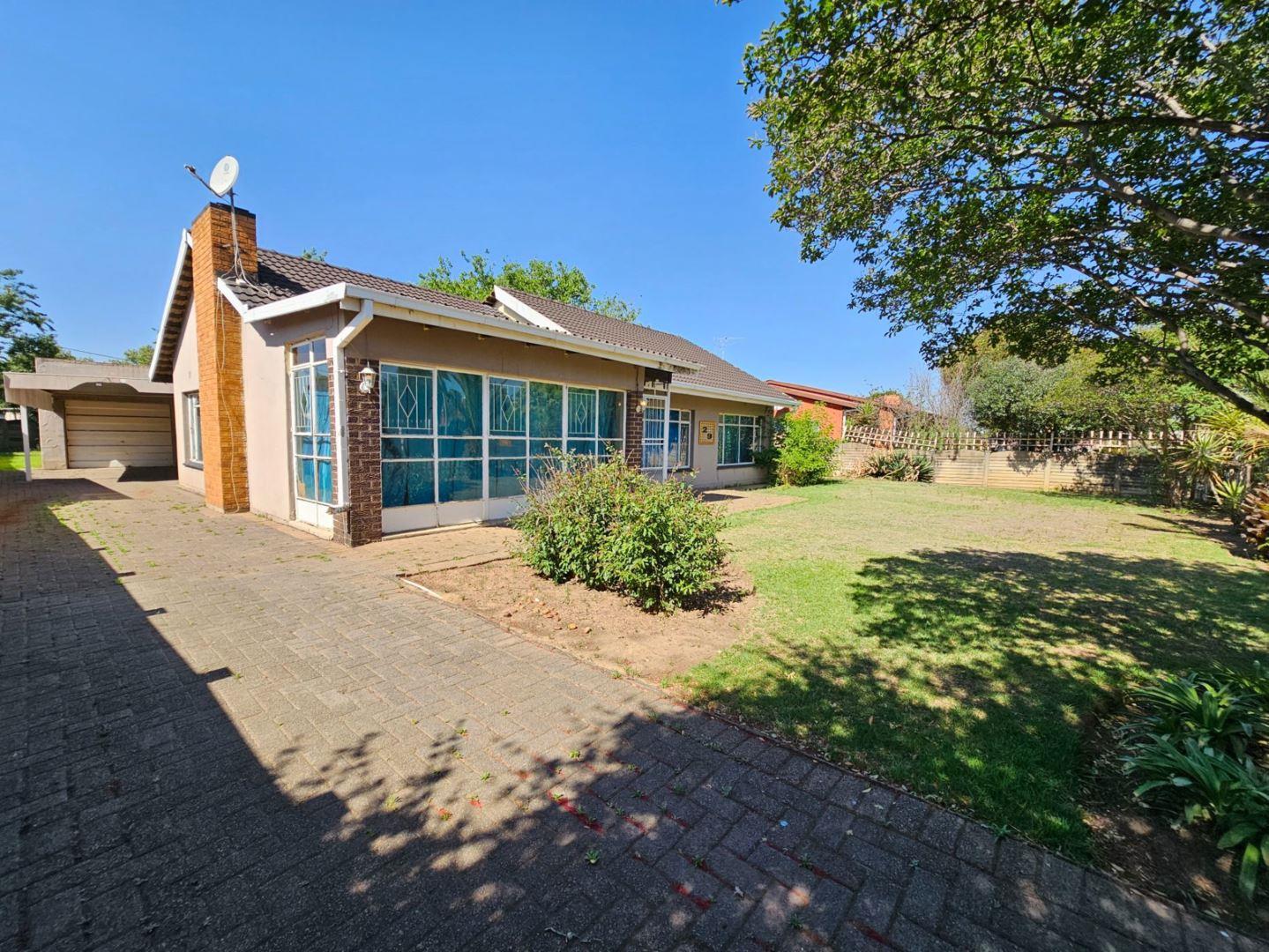 4 Bedroom House for sale in Three Rivers P24113533879