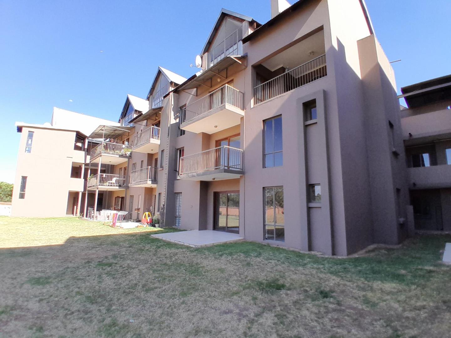 2 Bedroom Apartment / flat for sale in Eldo Lakes Estate P24113534572
