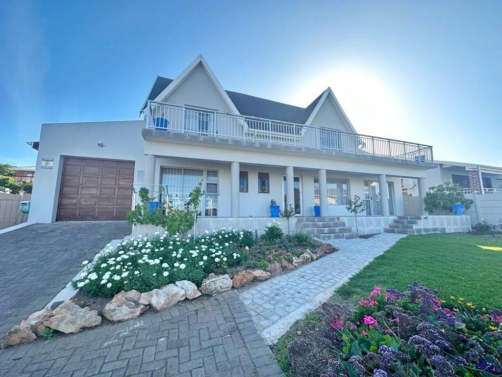 4 Bedroom House for sale in Wavecrest P24113536099