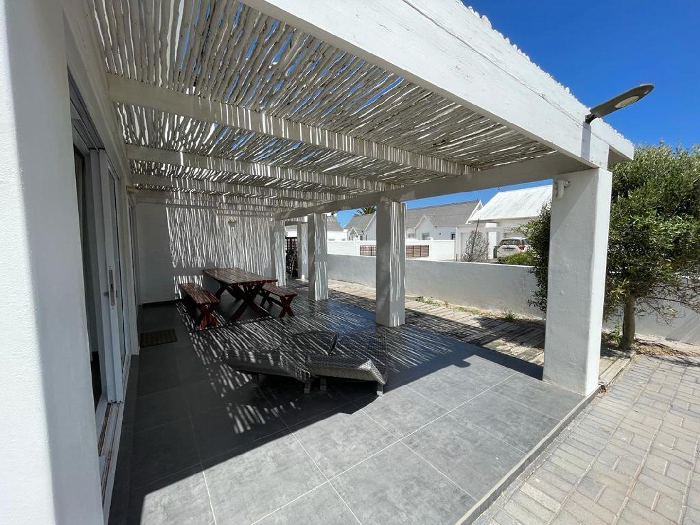 4 Bedroom House for sale in Golden Mile St Helena Golden Mile, 1