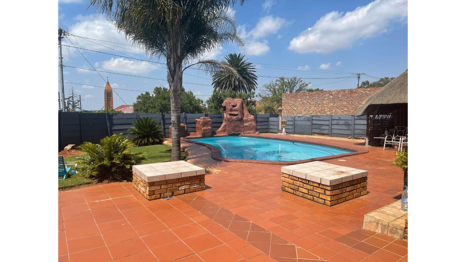 Florida, Roodepoort Property Houses to rent in Florida, Roodepoort