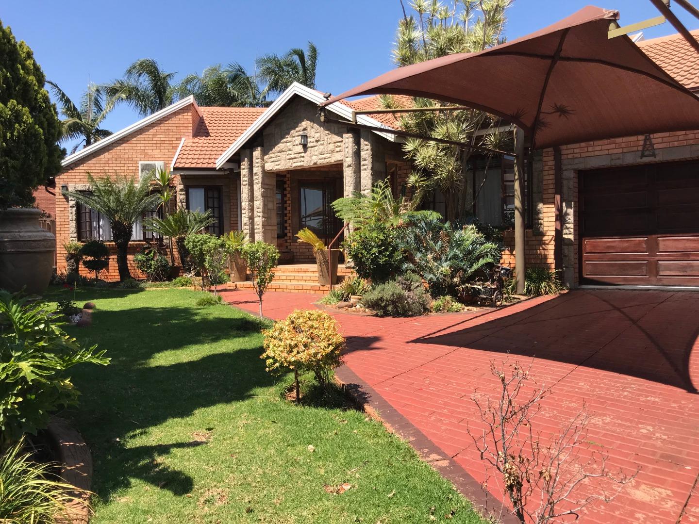 4 Bedroom House for sale in Montana Park P24113539152