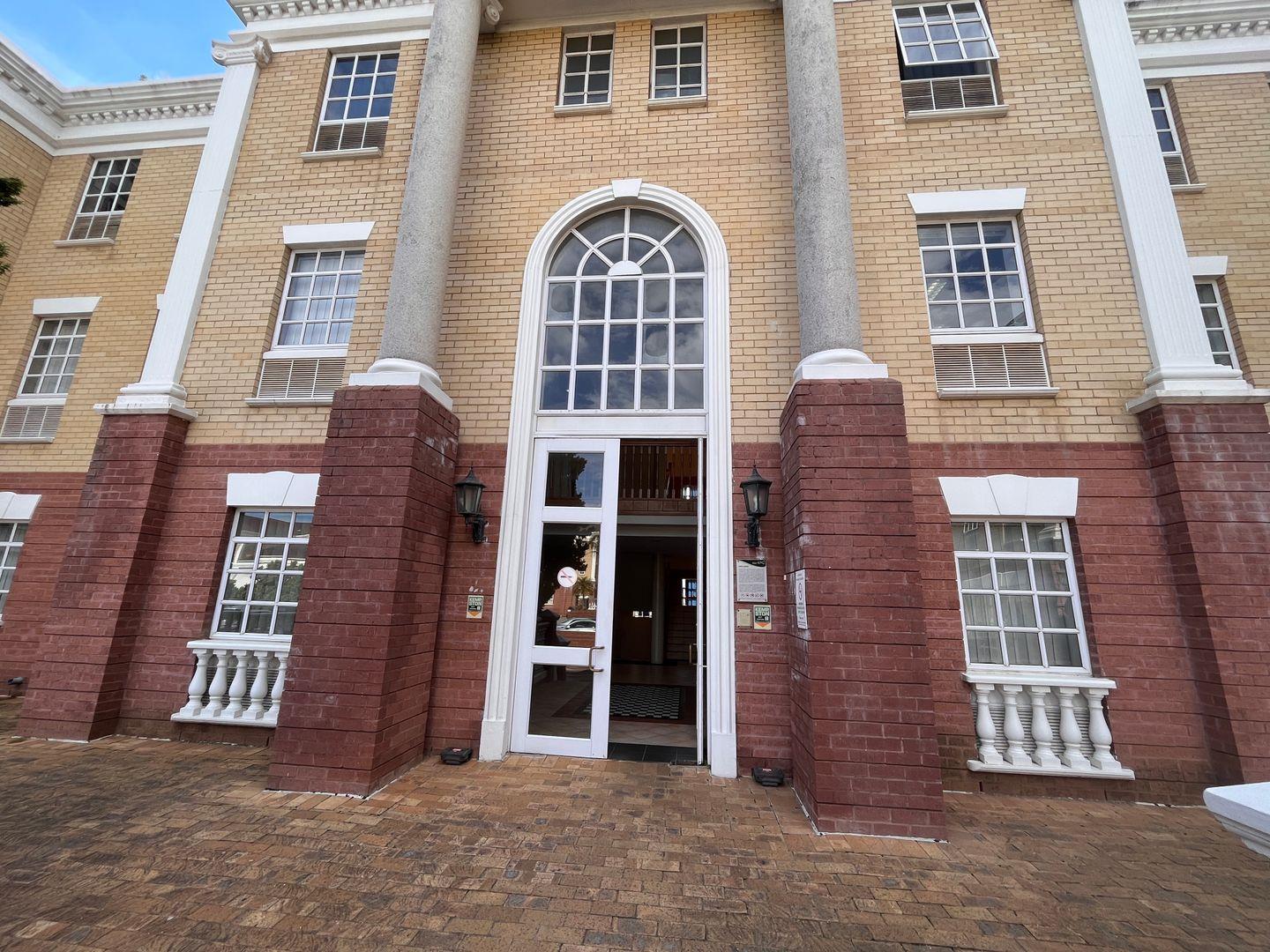 Commercial property to rent in Greenacres 78 2nd Avenue 140m² P24