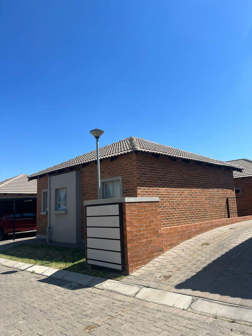 2 Bedroom Townhouse for sale in Terra Nova P24113539710