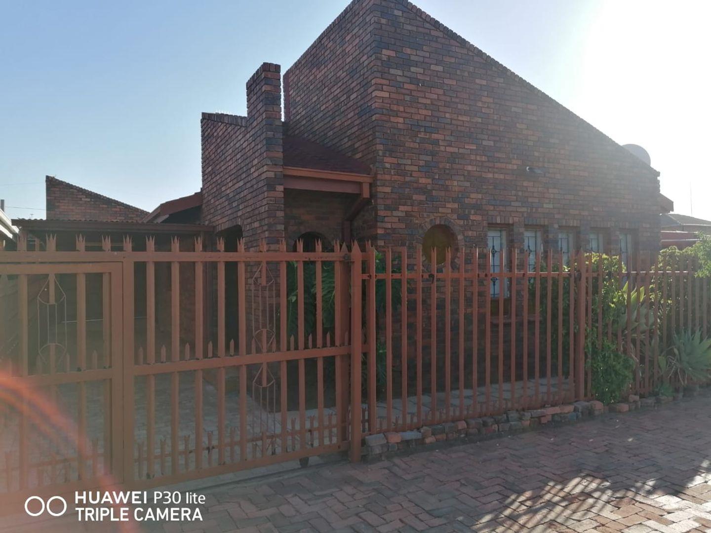 3 Bedroom House for sale in Mamelodi P24113540239
