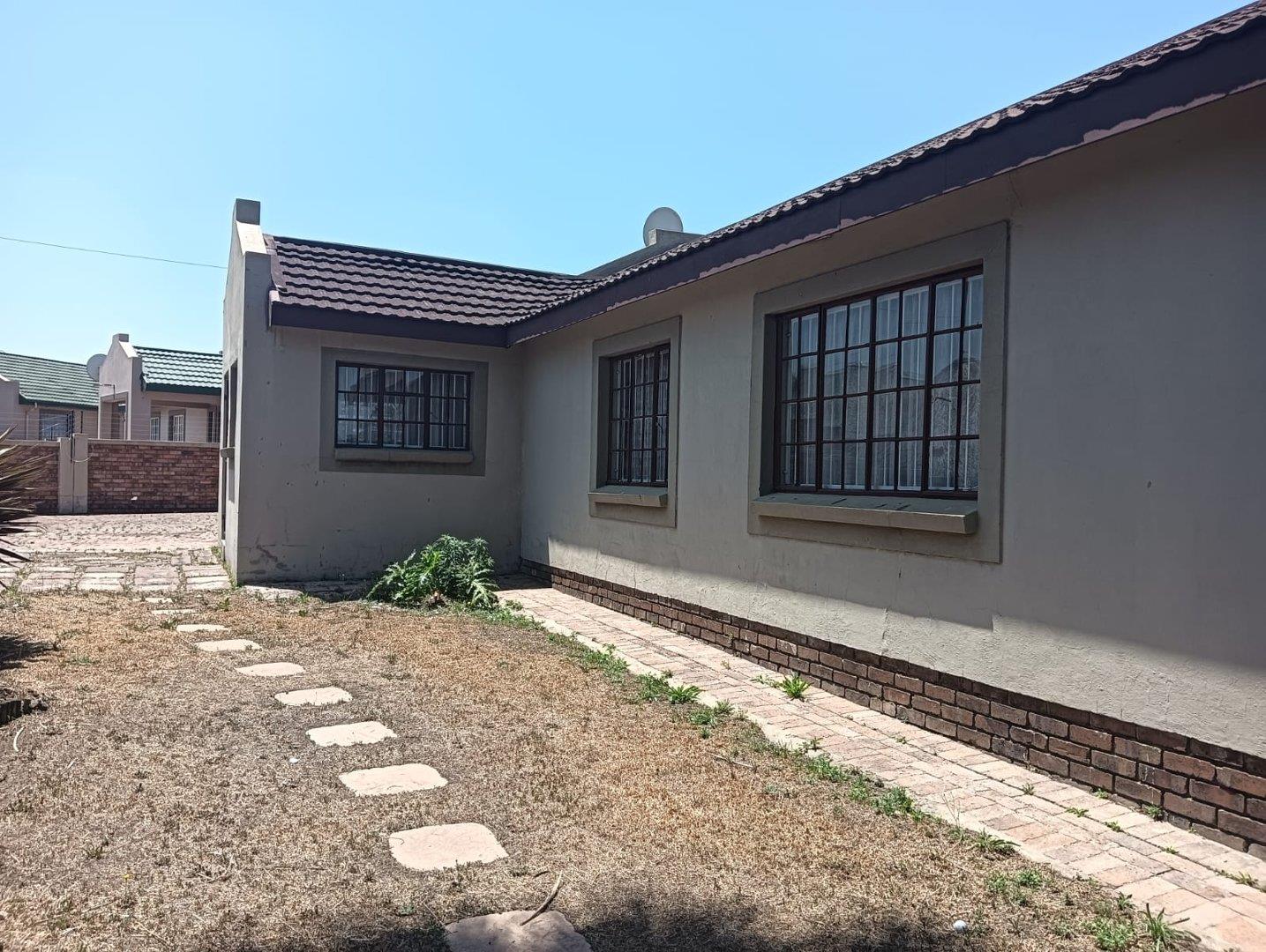 3 Bedroom House for sale in Dalpark Ext 1 P24113540724