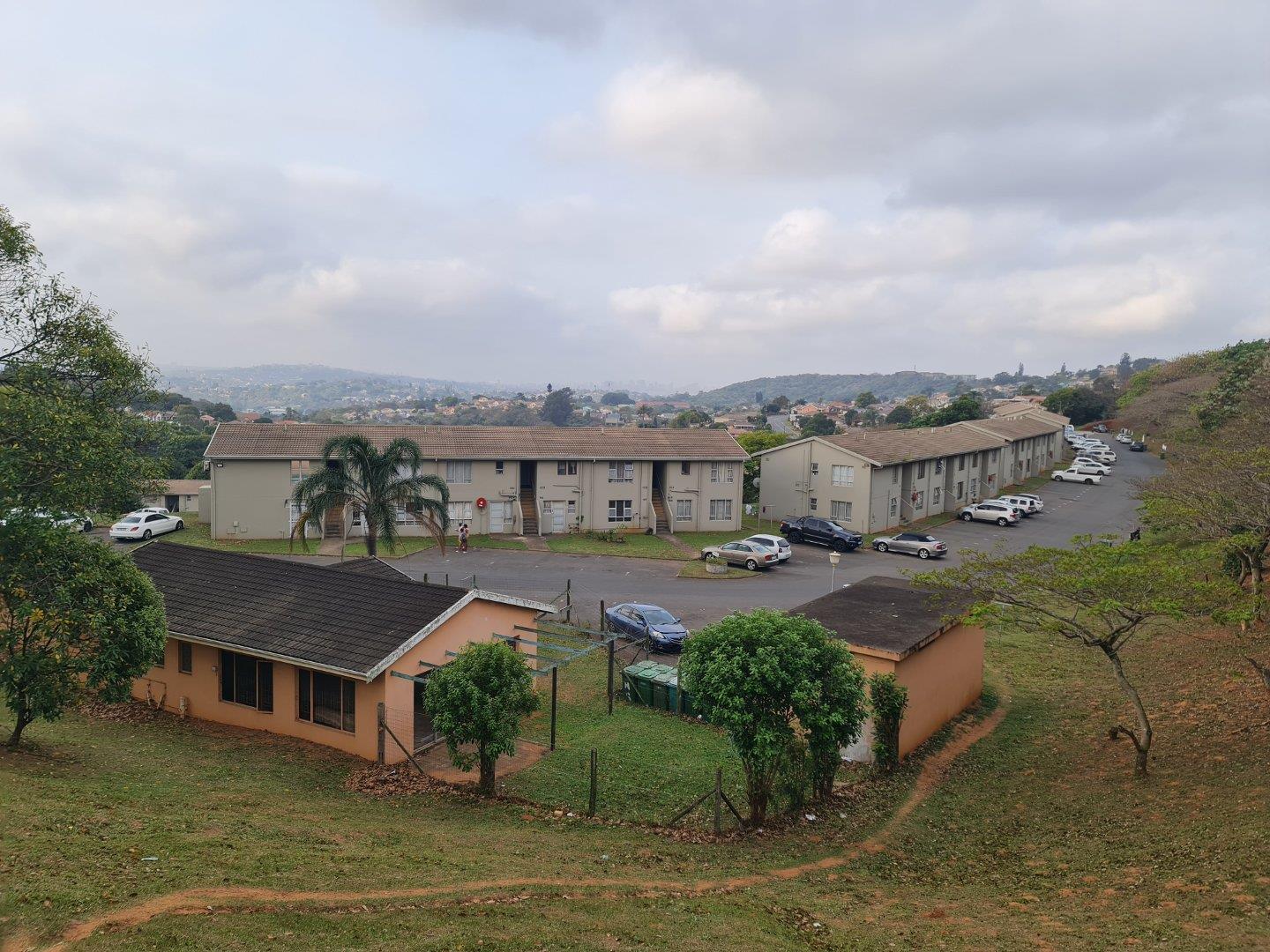 2 Bedroom Apartment / flat for sale in Montclair P24113547277