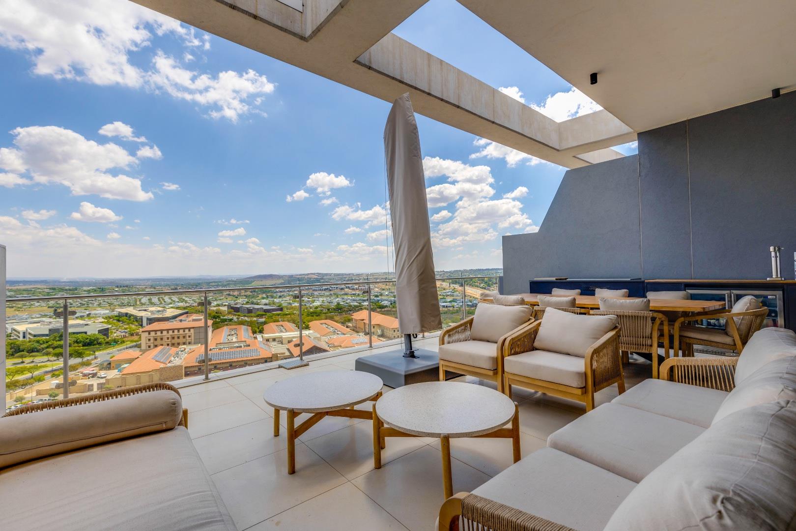 2 Bedroom Apartment / flat for sale in Waterfall 1806 Newton Tower, Ellipse P24113549189