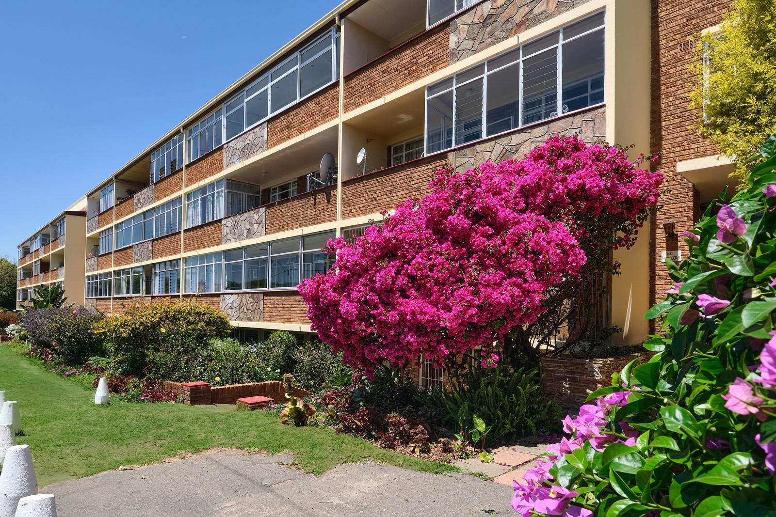 2 Bedroom Apartment / flat for sale in Cheltondale P24112976059