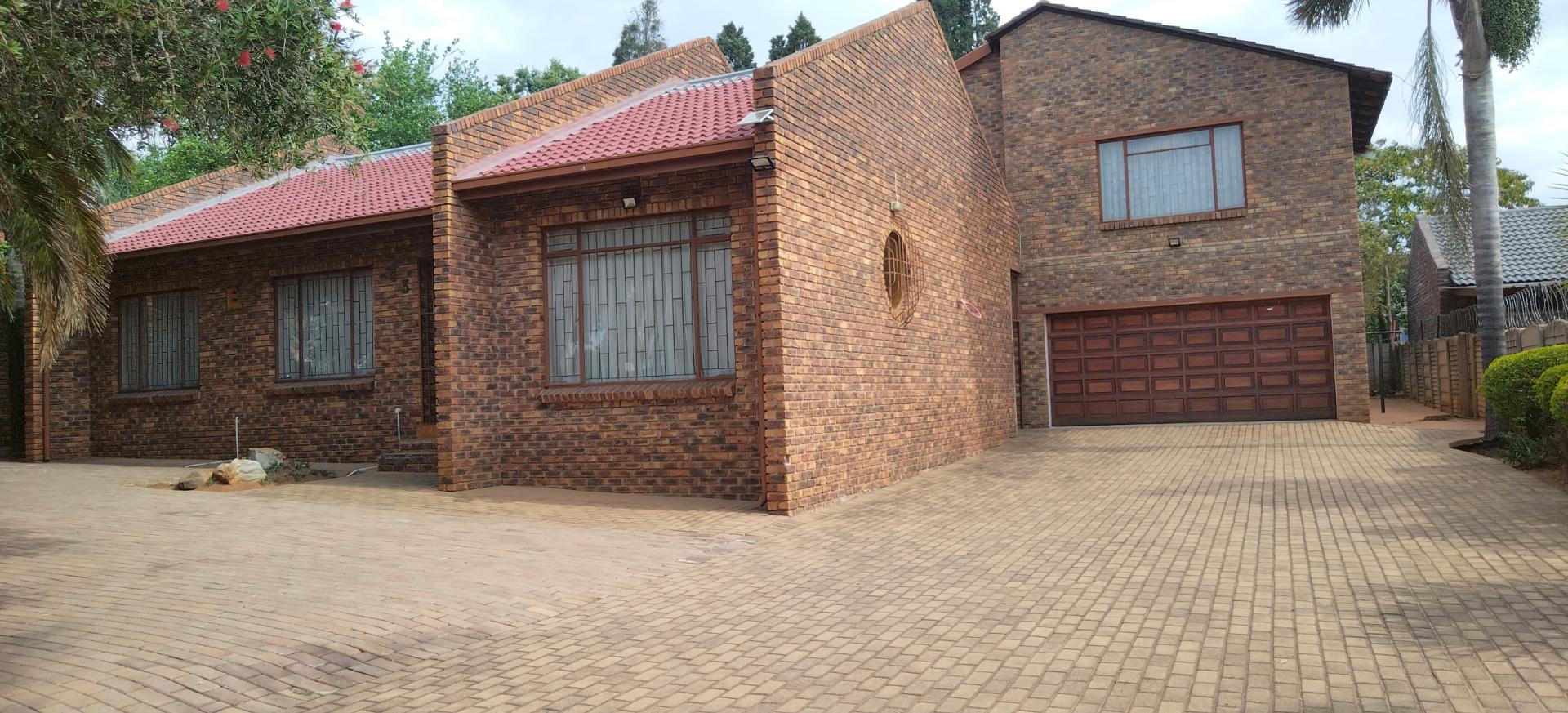 5 Bedroom House for sale in Norkem Park P24113550681