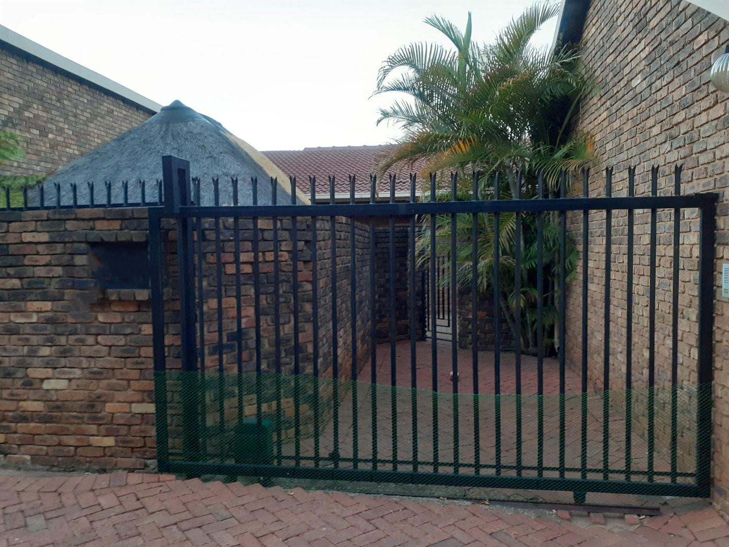 Silverton Property Townhouses for sale in Silverton