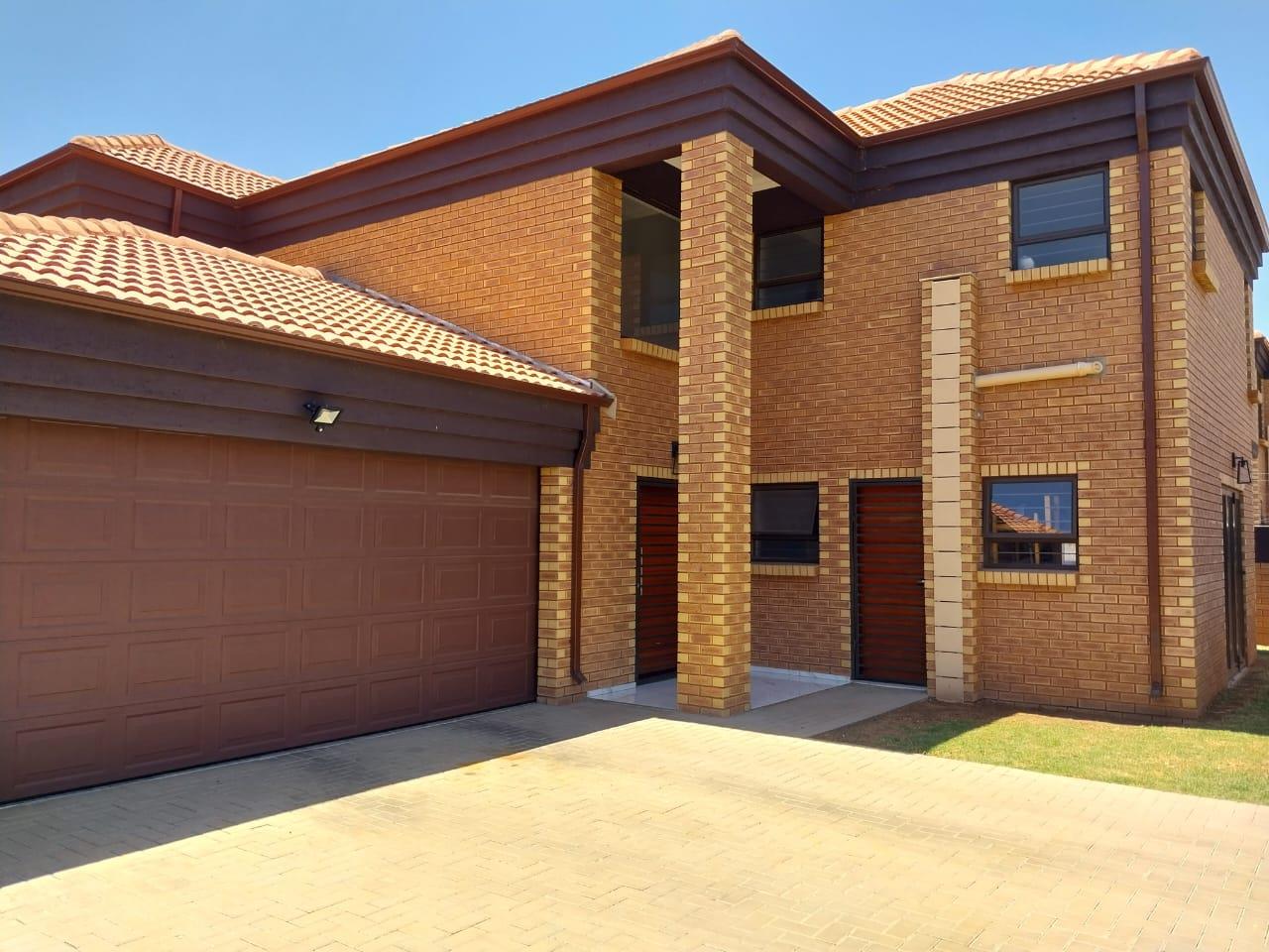 5 Bedroom House for sale in Pomona P24113551686