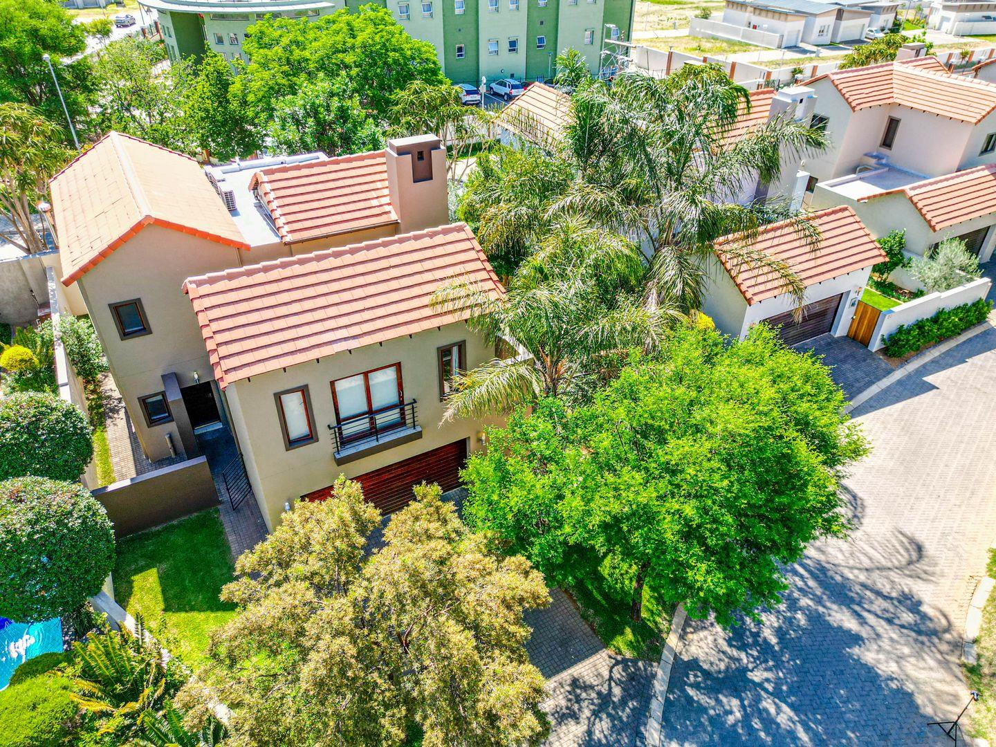 Broadacres Property Houses for sale in Broadacres