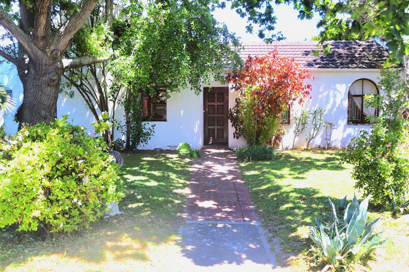 Constantia, Cape Town Property Houses for sale in Constantia, Cape