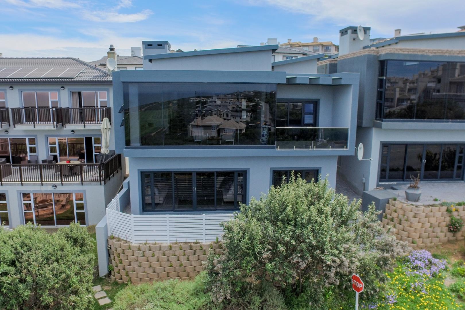 3 Bedroom House for sale in Pinnacle Point Golf Estate 10 Fynbos Village Street P24113553443