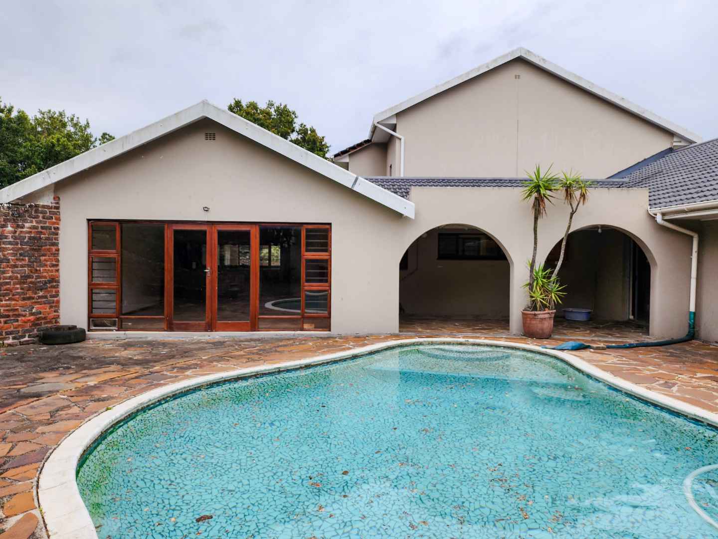 5 Bedroom House for sale in Beacon Bay P24113554227