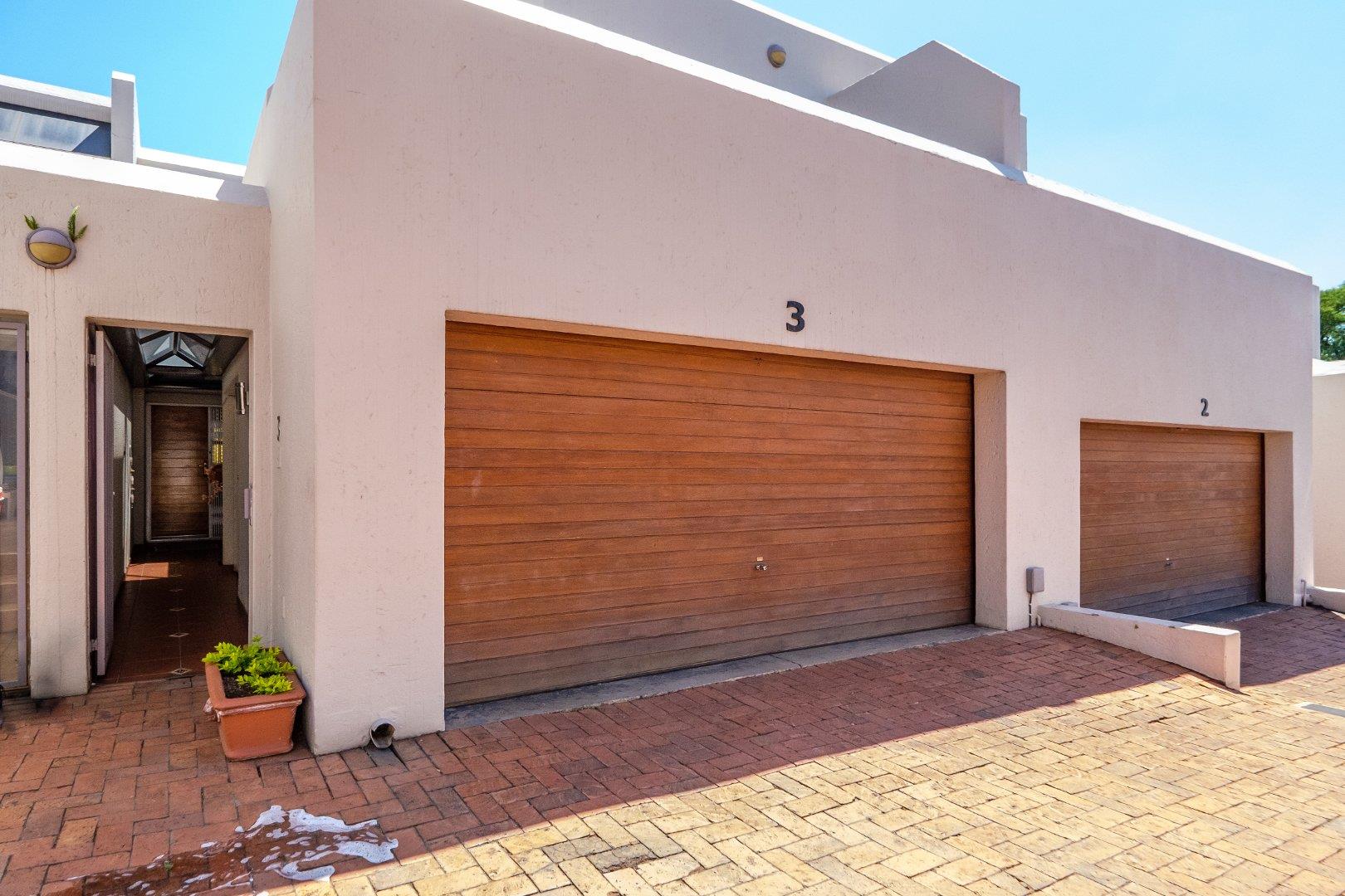 3 Bedroom Townhouse for sale in Glenvista 9 Vallot Street P24113554812