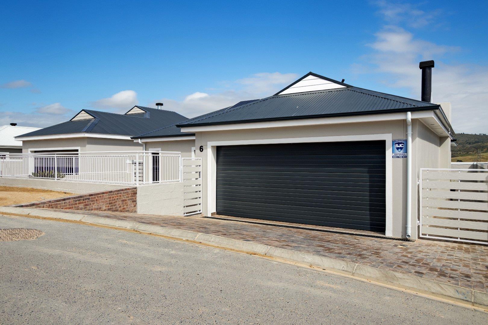 3 Bedroom Townhouse for sale in Brackenfell South P24113554866