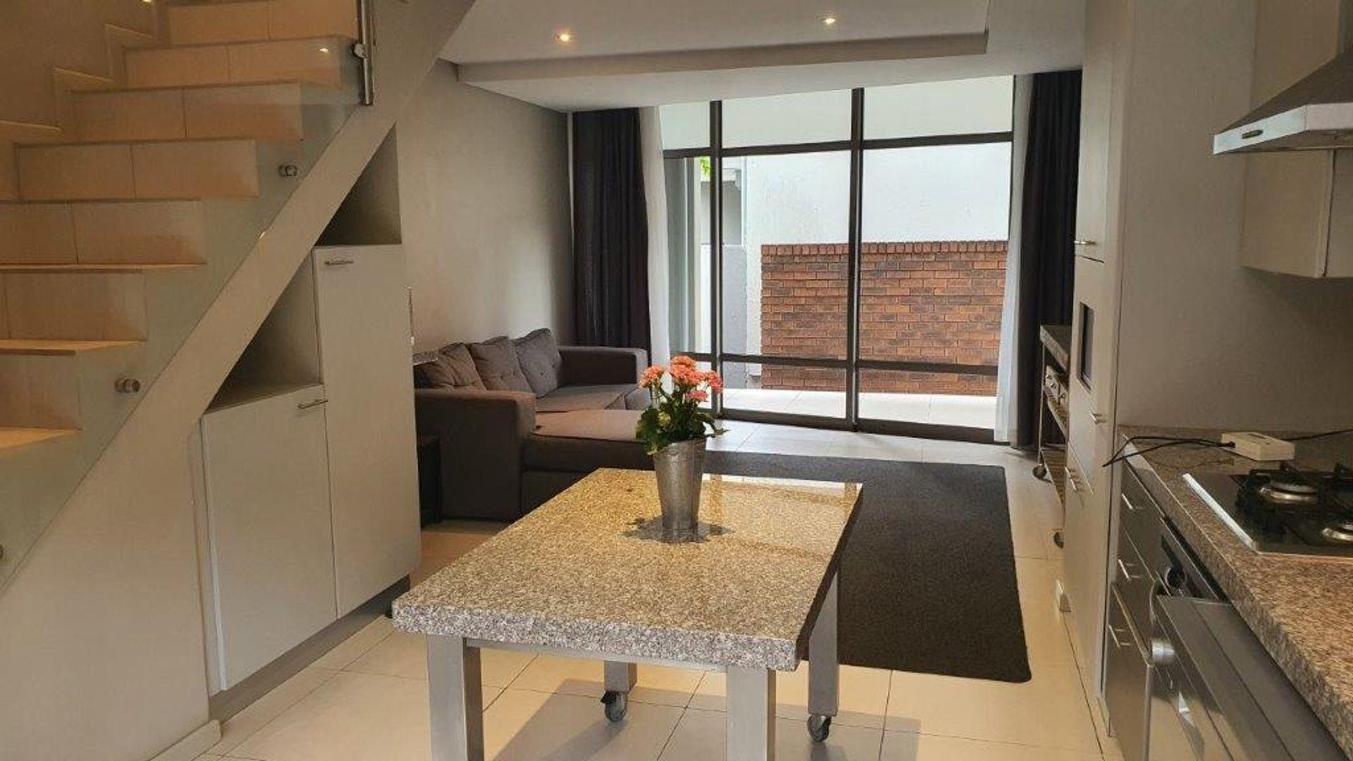 2 Bedroom Townhouse for sale in Menlo Park P24113549097