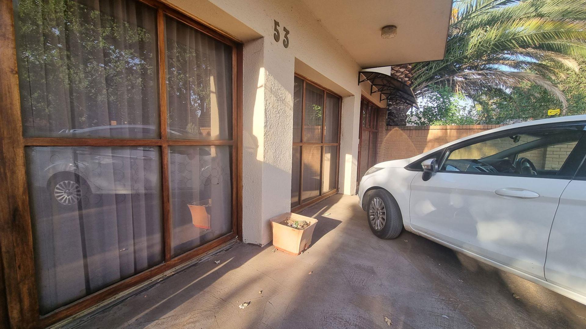 3 Bedroom House for sale in Vanderbijlpark SE 7 P24113555601