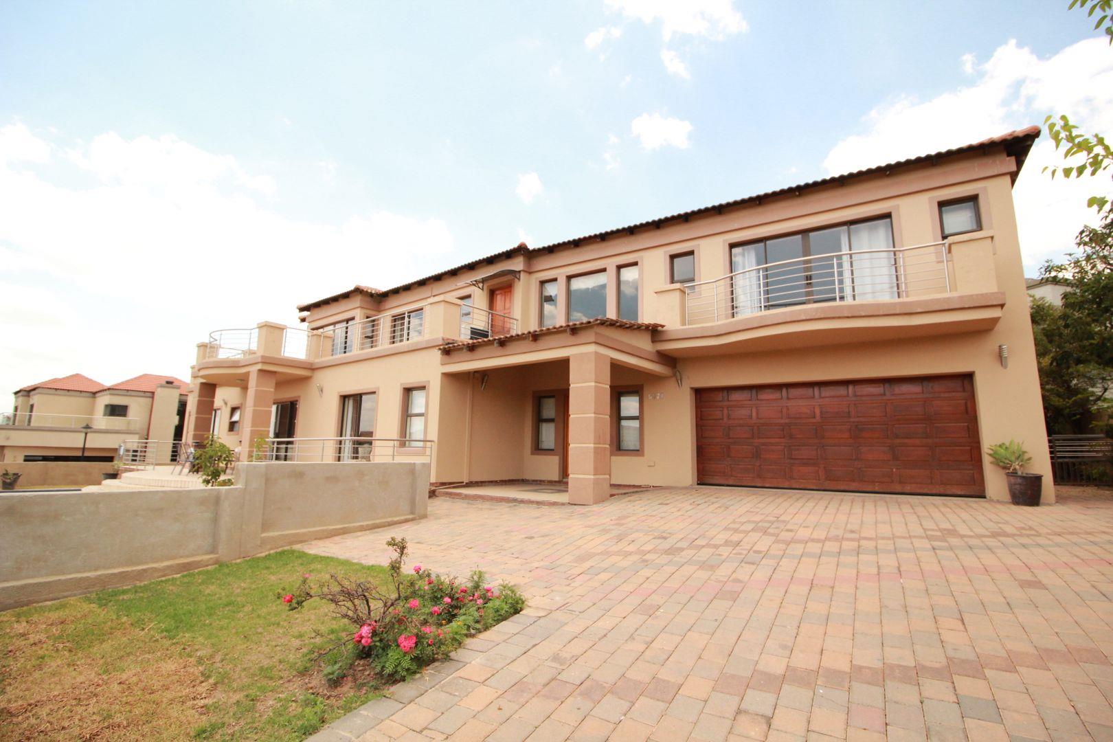 Blue Valley Golf Estate Property Property and houses to rent in Blue