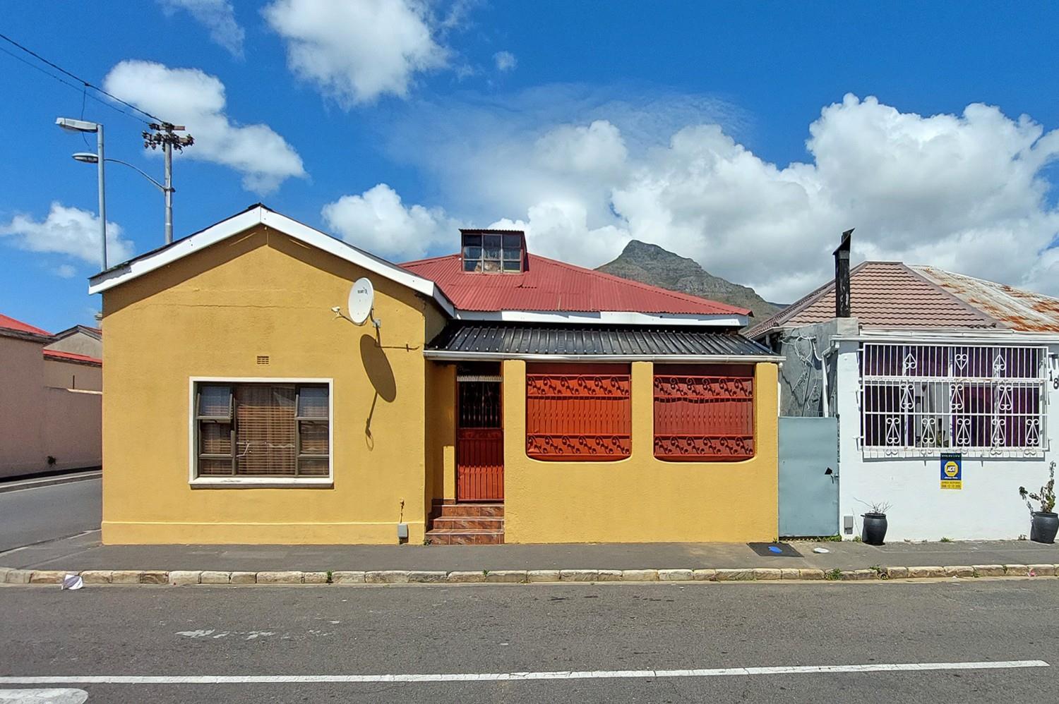 3 Bedroom House for sale in Salt River P24113556669