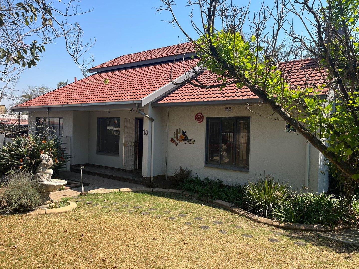 4 Bedroom House for sale in Croydon P24113556900