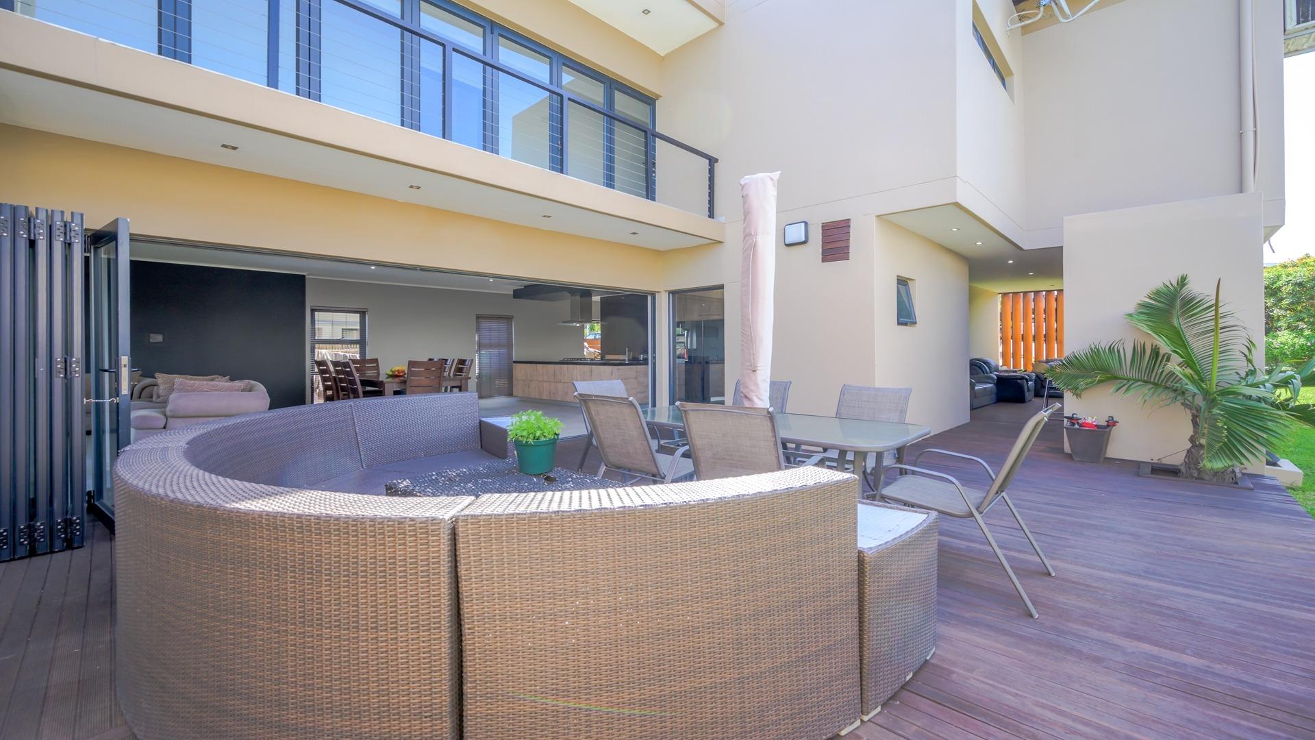 4 Bedroom House for sale in Palm Lakes Estate P24113557972