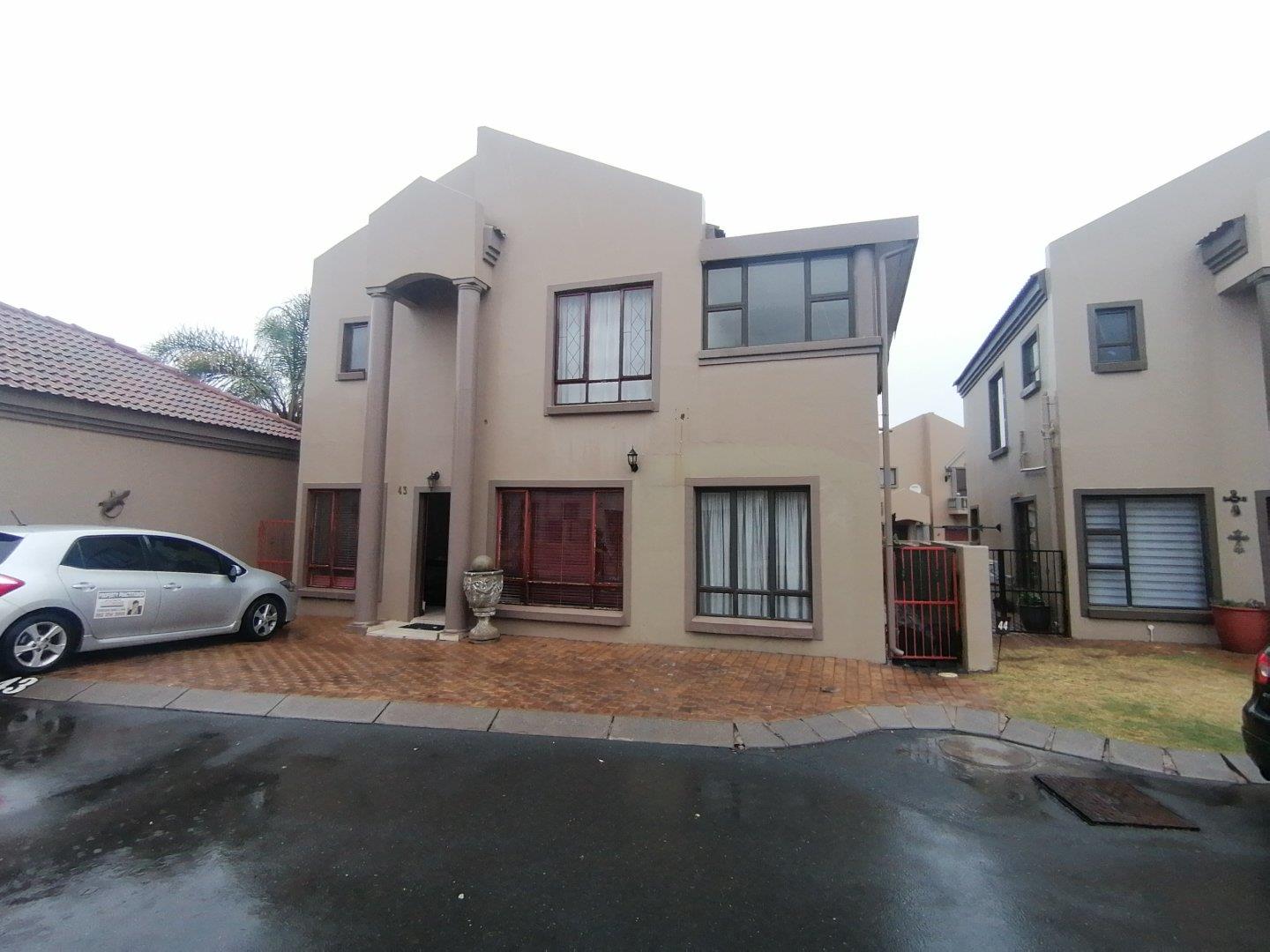 3 Bedroom House for sale in Chancliff Ridge 163 Clifford Street P24