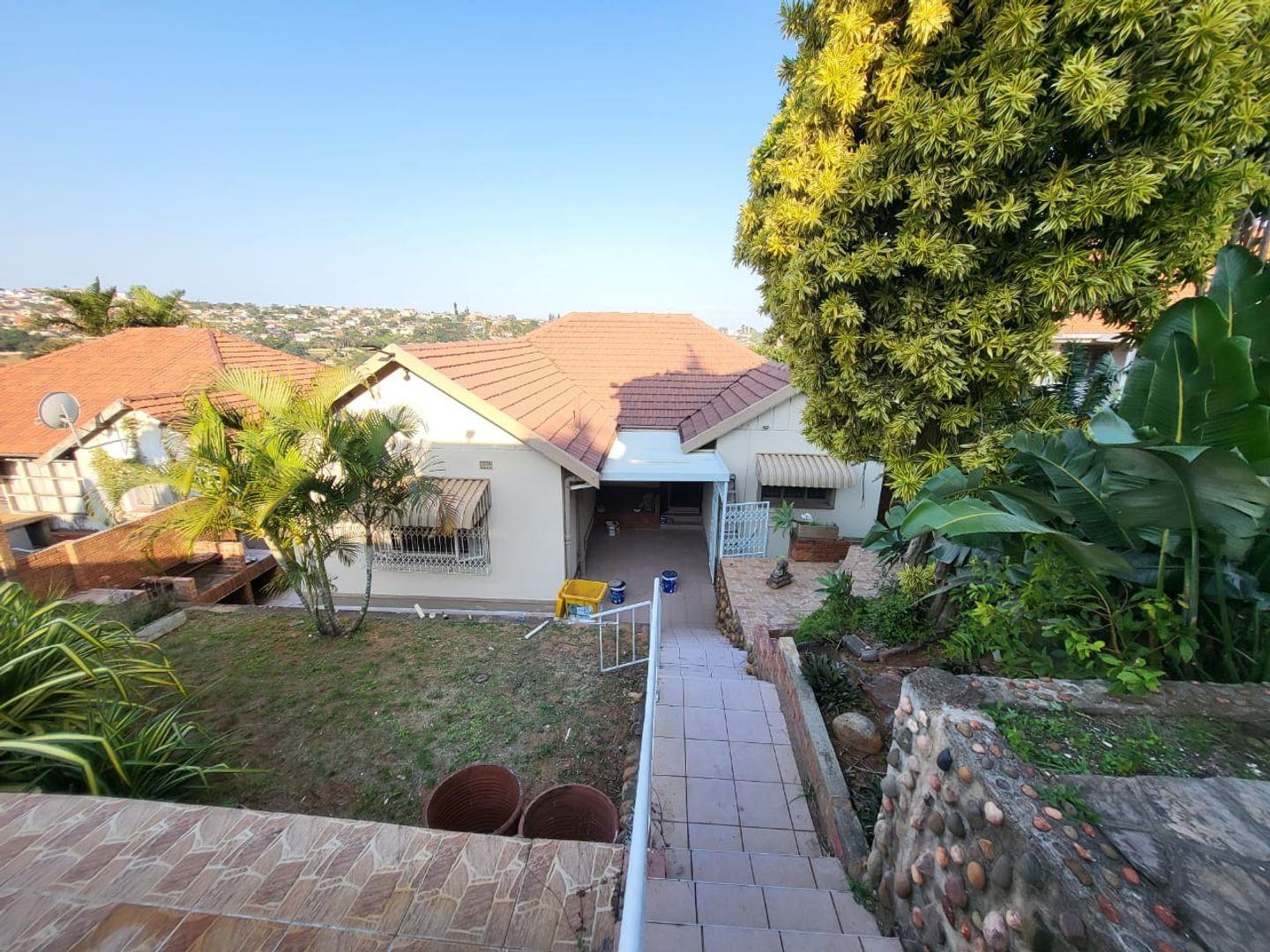 4 Bedroom House for sale in Bluff P24113928059