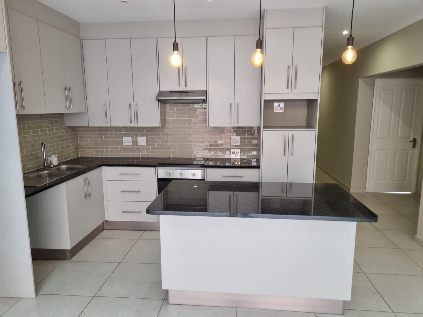 2 Bedroom Townhouse for sale in Beacon Bay P24113560762