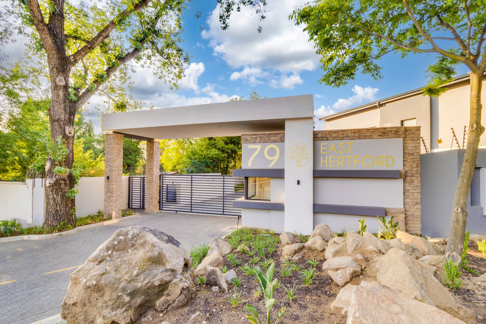 2 Bedroom Apartment / flat for sale in Bryanston East 13 Ss 79 East