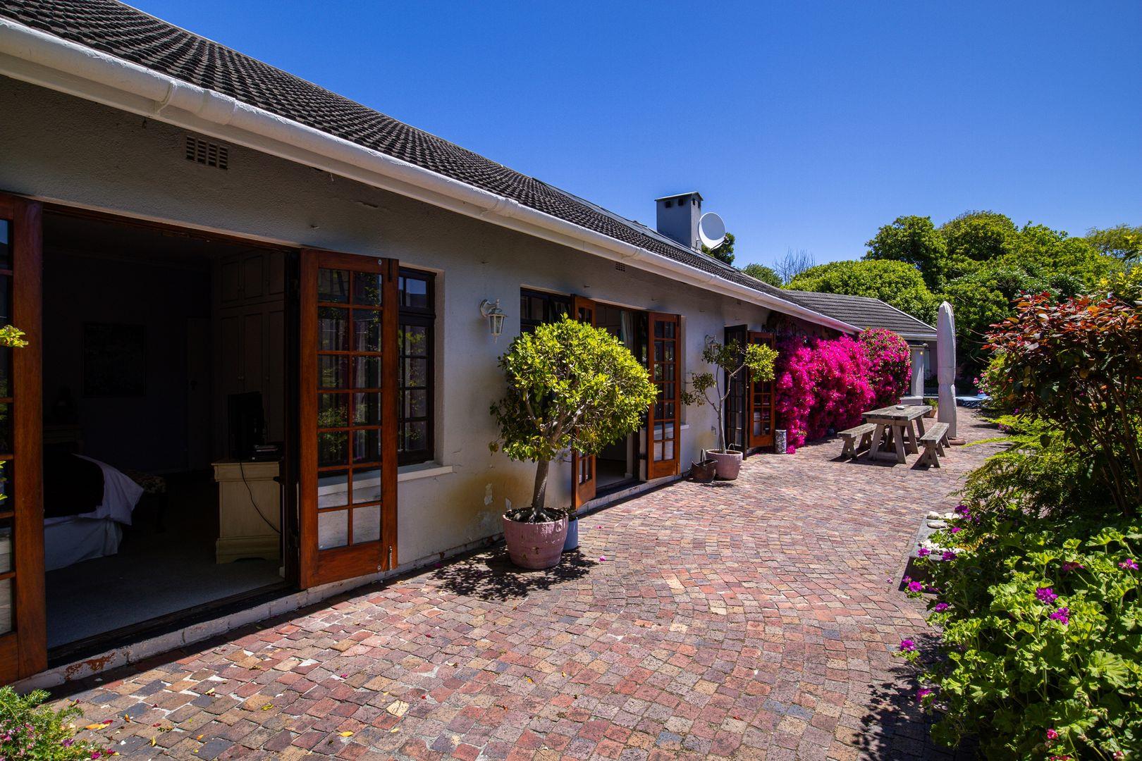 Constantia, Cape Town Property Houses for sale in Constantia, Cape