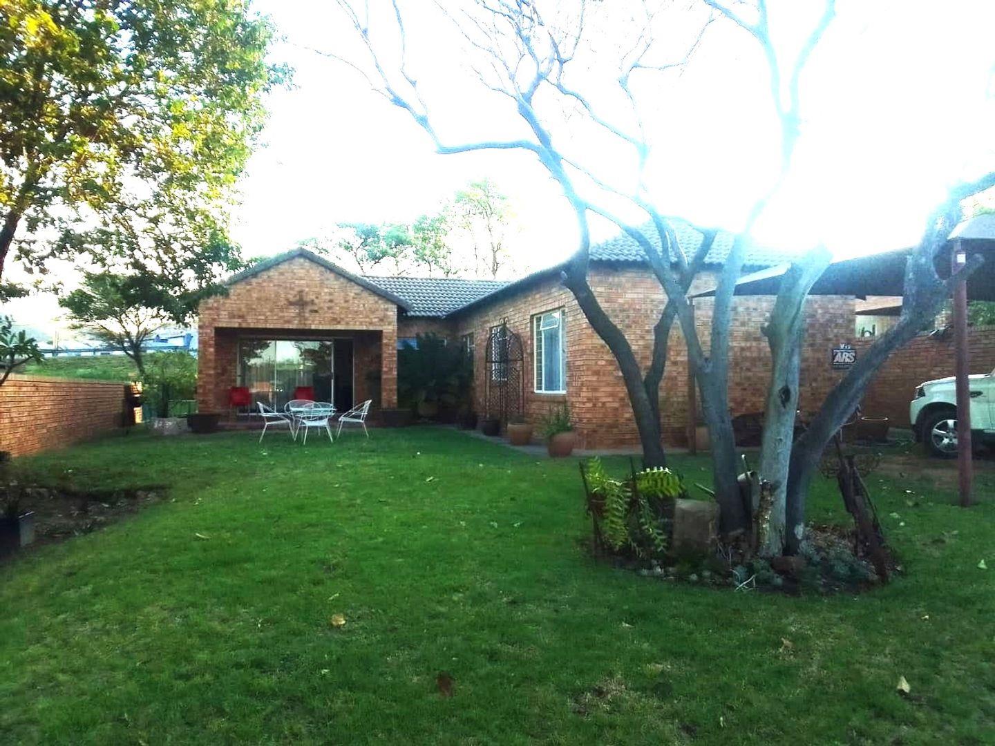 3 Bedroom House for sale in Azalea Park P24113563095