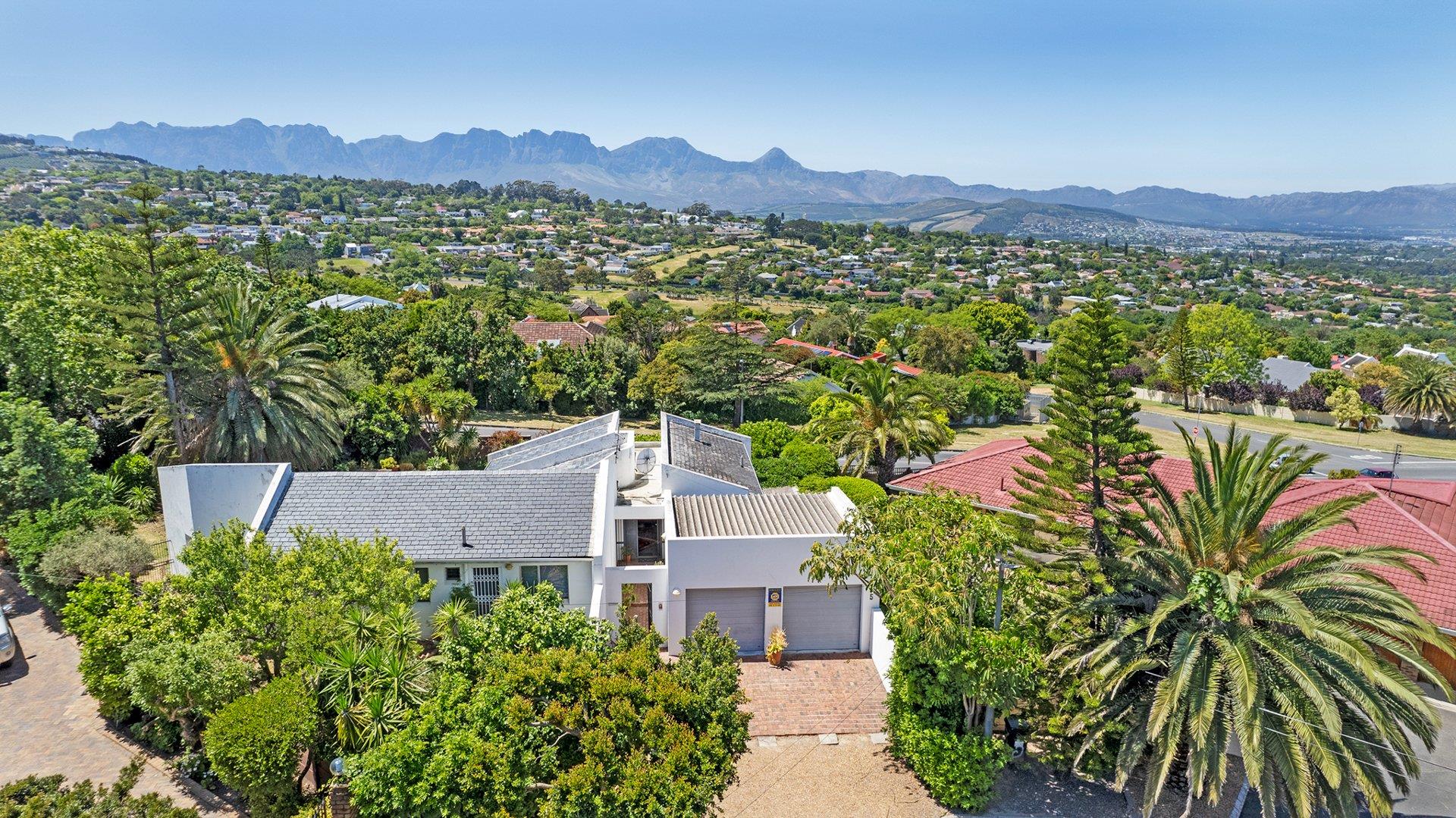 Property and houses for sale in Somerset West Somerset West Property