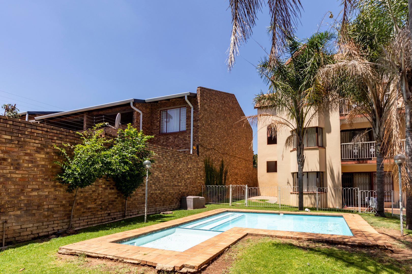 2 Bedroom Apartment / flat for sale in Ferndale P24113565260