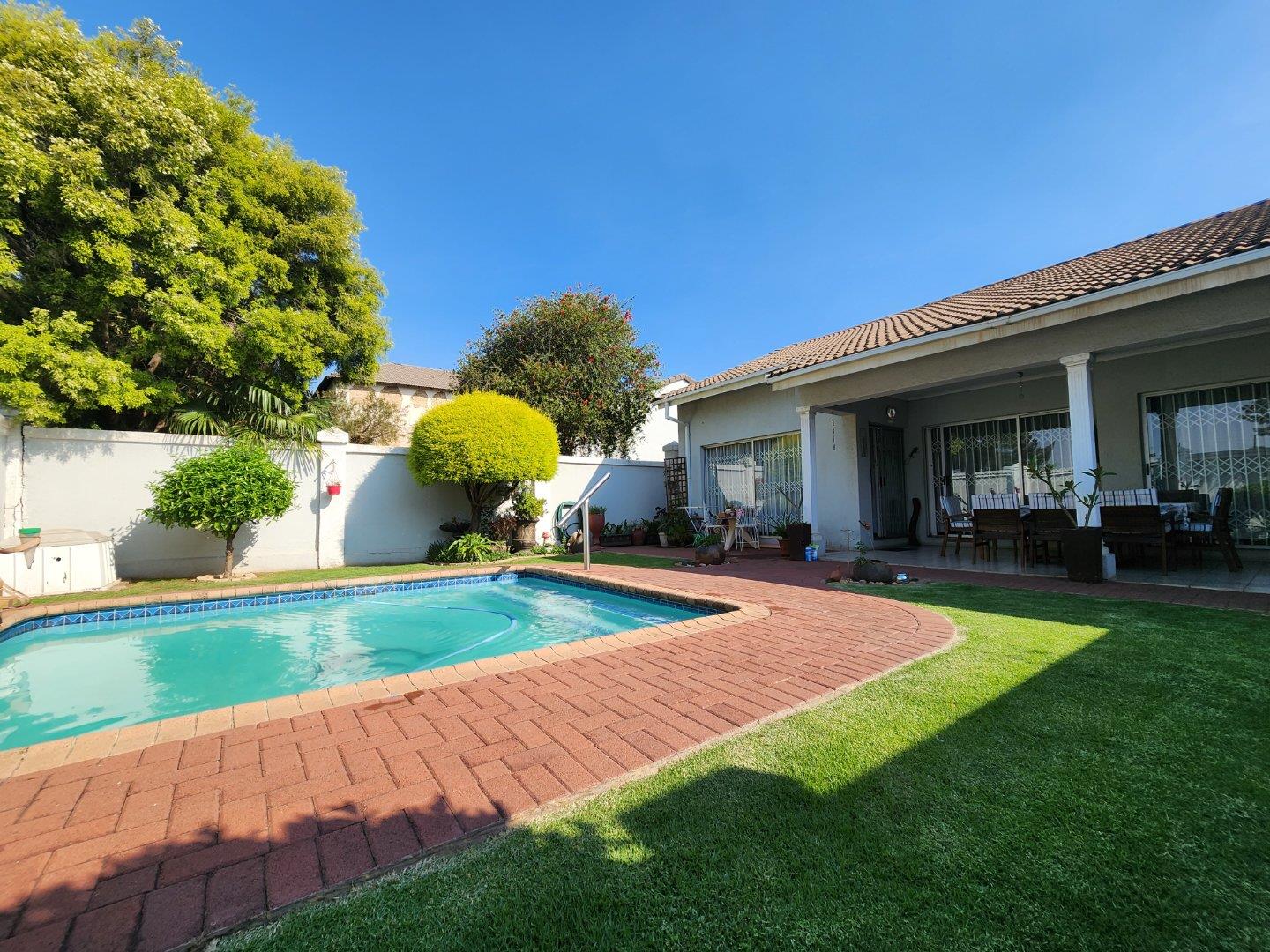 3 Bedroom Townhouse for sale in Three Rivers Proper P24113566563