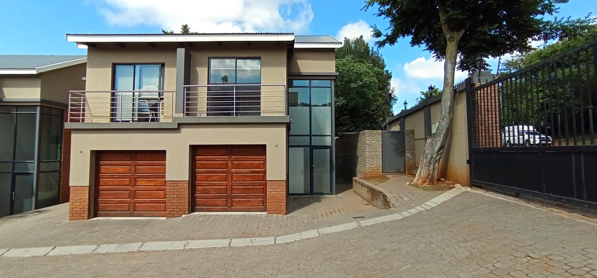 2 Bedroom Townhouse to rent in Lynnwood Manor P24113556667