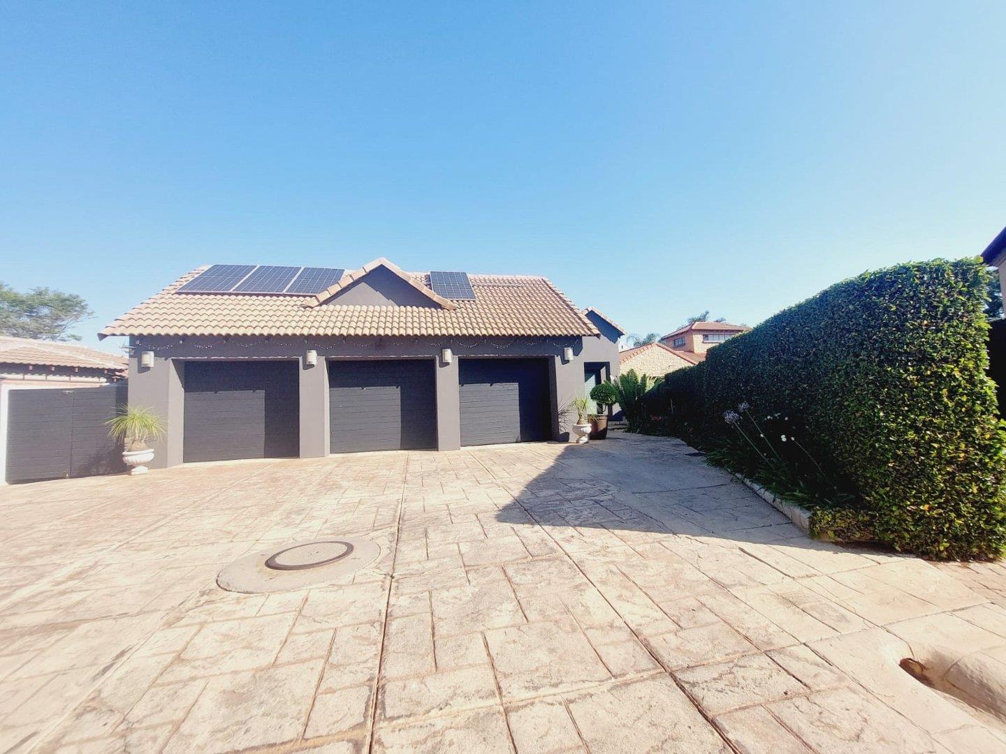 4 Bedroom House for sale in Willow Acres 1 Shrike Street P24113569410